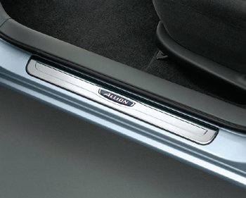 Scuff plate
