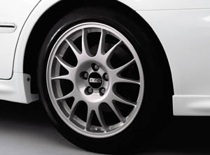 Aluminum wheel (BBS/18 inch) (FR RR commonness)