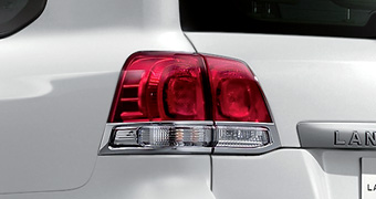 Rear lamp garnish