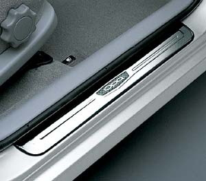 Scuff plate