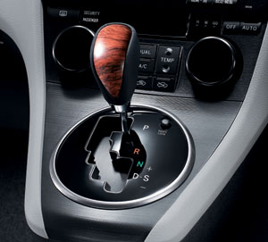 Shift knob (wood pitch (Chaki eye))