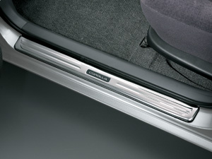 Scuff plate