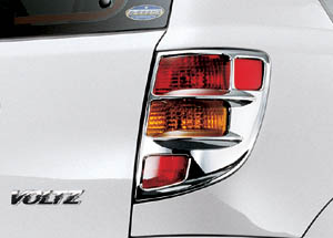 Rear combination garnish (chrome)