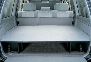 Flat luggage deck