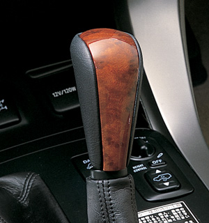 Shifter knob (wood pitch)