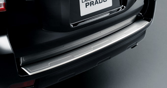 Rear bumper step guard primer (rear bumper step guard)/rear bumper step guard