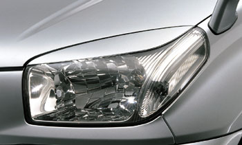 Headlight garnish