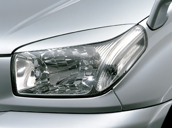 Headlight garnish