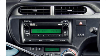 Register accent panel (center)
