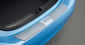 Rear bumper step guard primer (rear bumper step guard)/rear bumper step guard